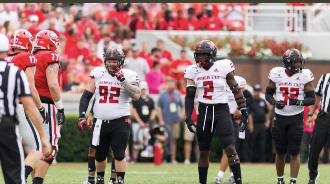 Blessed to say i’ve recieved my first D1 offer from Arkansas State University 🔴⚫️⚪️ #WolvesUp  @CoachAKwon @CoachBGodsey @AStateFB @ChadSimmons_ @CoachMcCann9 @RecruitsAlabama @Jeff_XOS @DexPreps @MAMustangsFB @KendrickR78