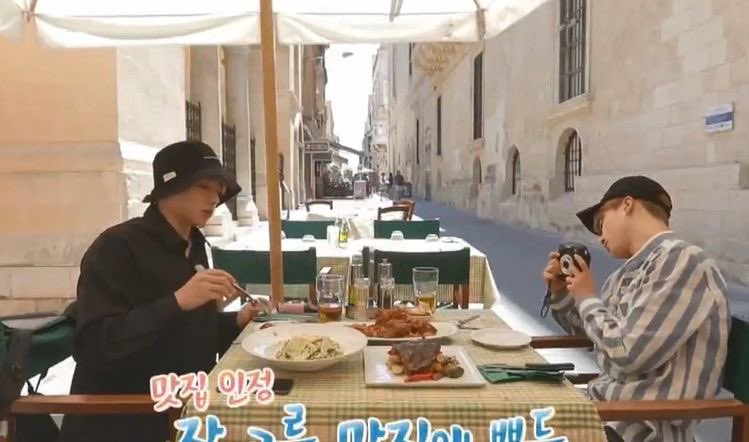 Pick between BV3, BV4 & in the soop Jikook