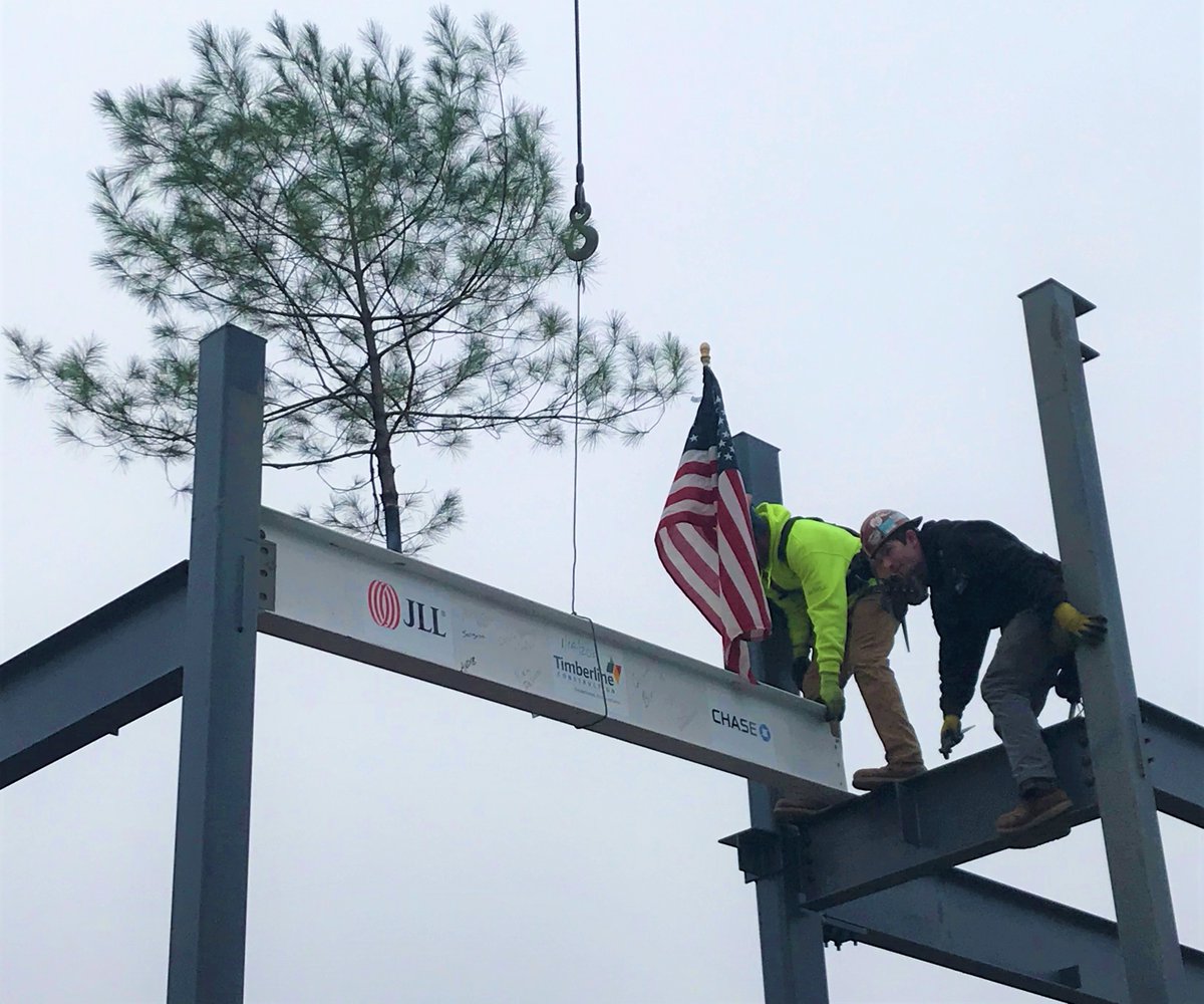 TimberlineConst's tweet photo. Raise it up! Successful beam raising yesterday for a Chase Banking Center in Portsmouth, NH. Another great partnership with @Chase and @JLL. #exceptionalnoexceptions #TimberlineCC https://t.co/Nw12bdeGRd