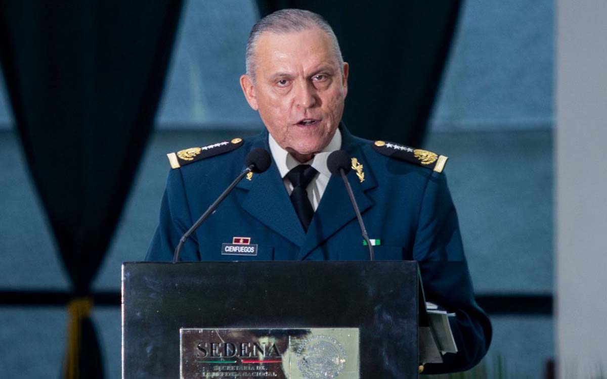 AristeguiOnline's tweet photo. Hay evidencia contundente en intercepciones sobre Cienfuegos: exdirectivo de la DEA https://t.co/sJisSEHF2g https://t.co/R0uwN08LAo