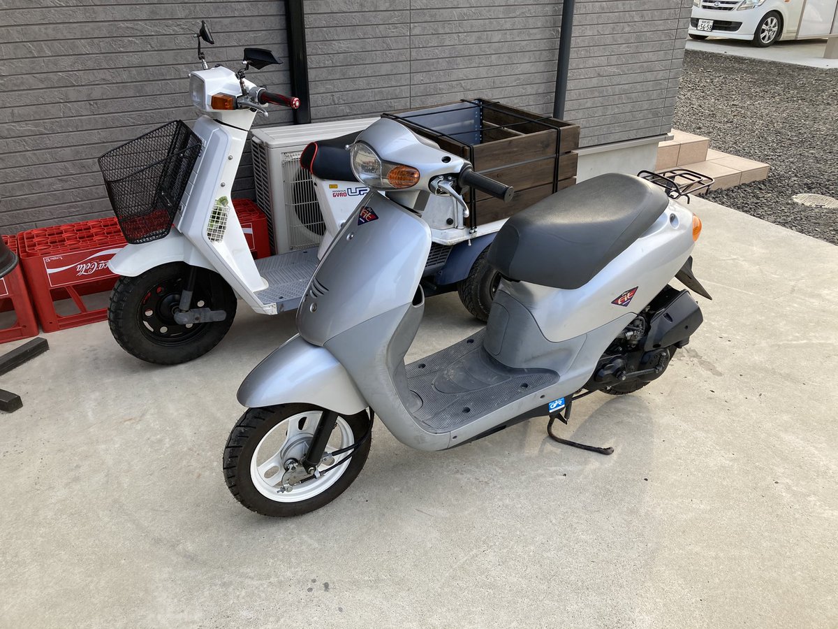te49984199's tweet photo. #AF27 #DioFit
整備完了‼️
キャブオーバーホール
前後タイヤ新品
ブレーキランプ新品
ヘッドライトバルブ新品
バッテリー新品
セル、キック始動OK
ブレーキ残量確認OK
ホーン、ウィンカーOK
異音なし、アイドリングOK
カギ1本で3箇所OK
甥っ子が買わなかったら、
まなぴー色に染まってもらいます👍🏻 https://t.co/TEKmpS40K0