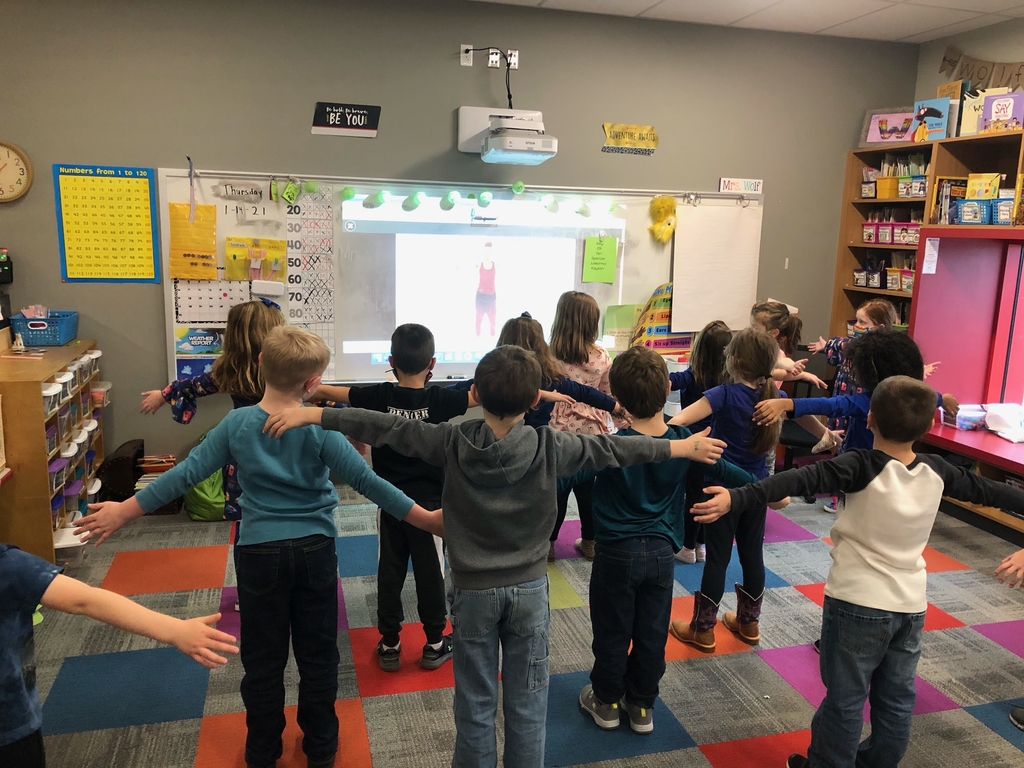 CESHornets's tweet photo. We use @gonoodle for #brainbreaks! We can exercise to get out the wiggles or use yoga to refocus our minds. #cespride #brainbalance https://t.co/QMvUyaMdD9