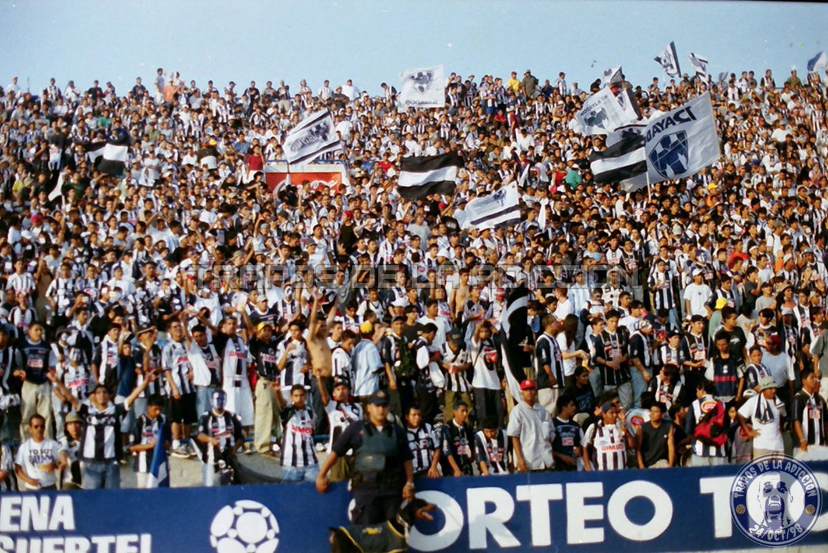 TraposAd98's tweet photo. MONTERREY, ponga huevos vaya al frente con el corazón...
Está hinchada se merece ser campeón...
DALE RAYADOS...🎶
#TraposAd https://t.co/wxRVPvBY21