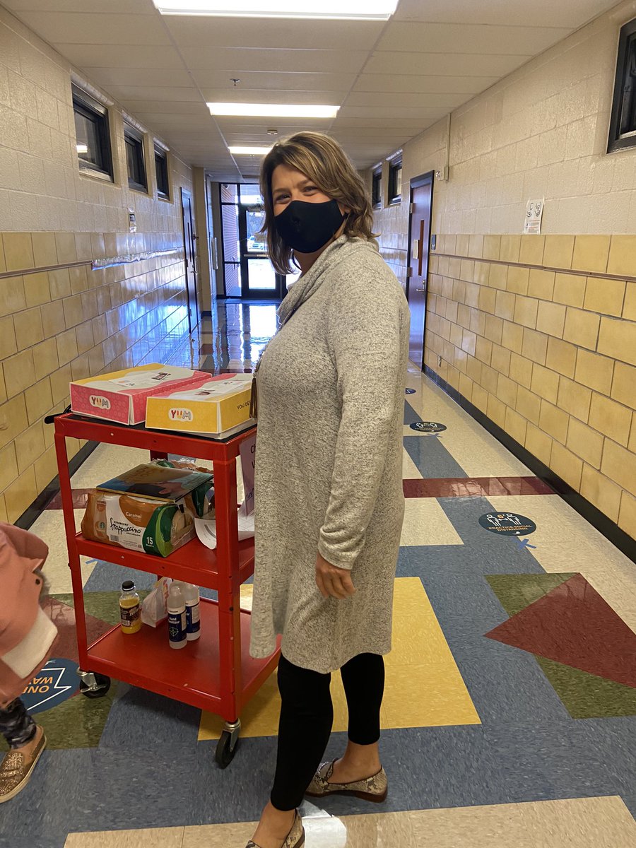 JulianneDenton's tweet photo. We rounded out our last full week of virtual learning with donuts, coffee, and a delivery of hand sanitizer! We are so excited to be back with our students next week. #BuchananBears #OklaEd @TrinaResler @RedDirtRoss @OKCPS https://t.co/fLyEHGjVbl