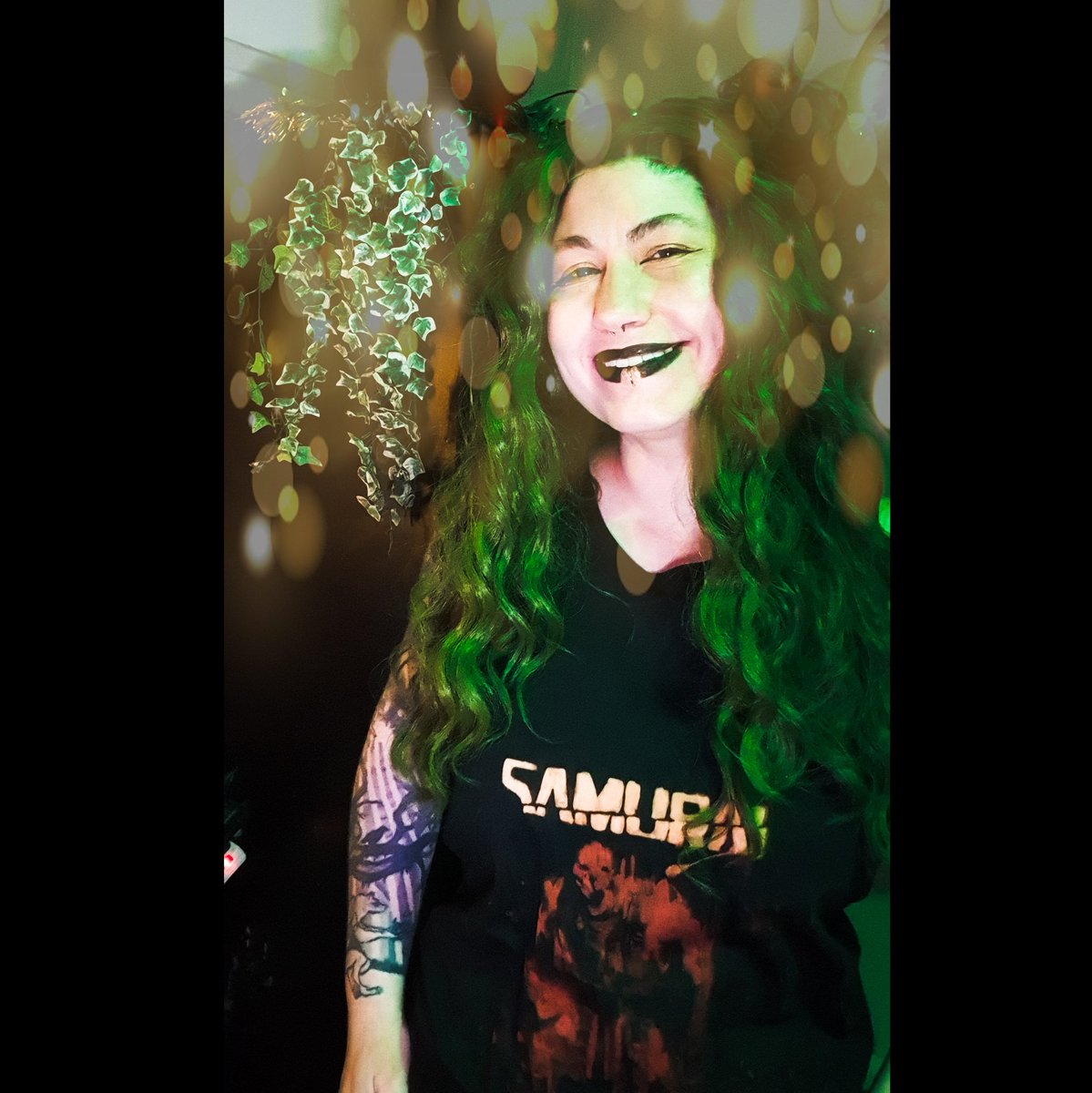 DarklyNewt's tweet photo. Made a top from #Cyberpunk2077 #samuraiband
Screen shot,
Printed,
Stencil in bleach,
Hand painted in bleach,
Dyed red,
Not bad for a first try.
#johnnysilverhand #cyberpunk #darknet #neverfadeaway #kerryeurodyne #besisis #denny #henry #refusedband @CyberpunkGame https://t.co/MGkTi3wRp7