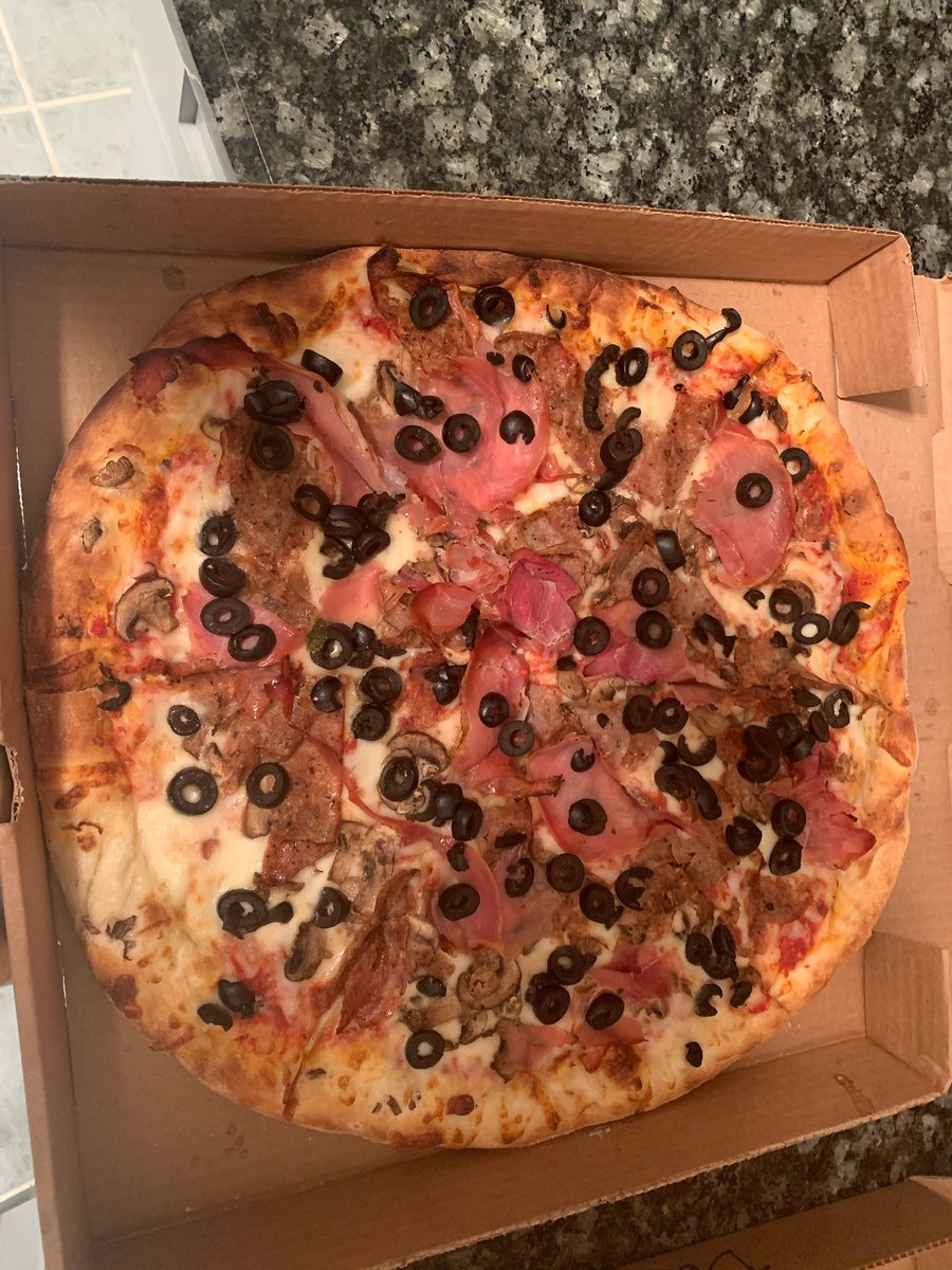 foodiecoupleatl's tweet photo. Thanks to our friend @desi_eats for reminding us that it’s #nationalpizzaweek! What a fantastic way to end our week - pizza from Paizanos in Norcross! 🍕 https://t.co/WcG4XYz51O