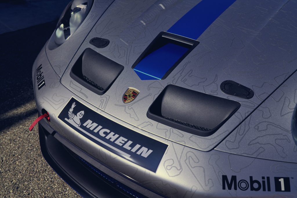 EmocionAutos2's tweet photo. El nuevo 911 GT3 Cup https://t.co/EI6PdSbqM0 https://t.co/oXiD8QtkSH