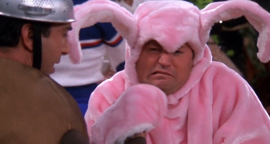 capfriends's tweet image. “oh god, chandler is making his sex face.”