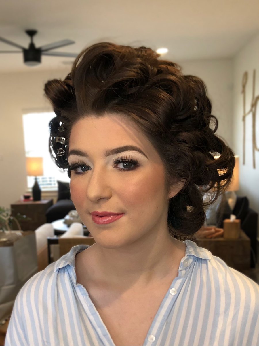 makeupbyhalie's tweet photo. Today’s beautiful bride ✨💄 https://t.co/jdgtPdTyyg