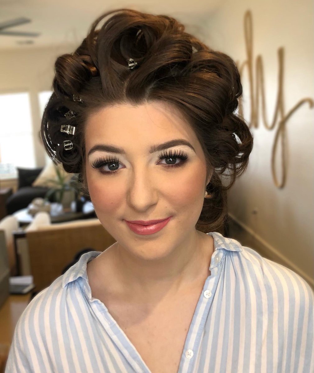 makeupbyhalie's tweet photo. Today’s beautiful bride ✨💄 https://t.co/jdgtPdTyyg
