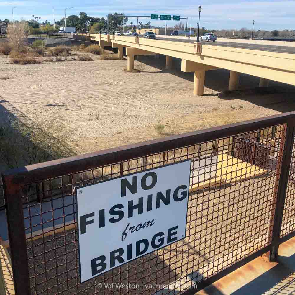 This sign in #Wickenburg made us laugh. Yes, I know the #HassayampaRiver only has perennial surface flow, but out of context the sign is funny. A Jeep went rolling by just moments earlier. Can we fish for Jeeps? Just not from the bridge...

#arizona #wickenburgarizona #nofishing