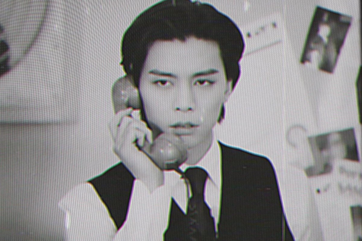 adorejbear's tweet photo. .                            📽 🎞 📺
.                     𝚃𝚑𝚎 𝙲𝚑𝚒𝚌𝚊𝚐𝚘 𝙲𝚘𝚍𝚎

.                            𝚜𝚝𝚊𝚛𝚛𝚒𝚗𝚐 
.                        𝙹𝚘𝚑𝚗𝚗𝚢 𝙹. 𝚂𝚞𝚑 https://t.co/D9UwgjRquS