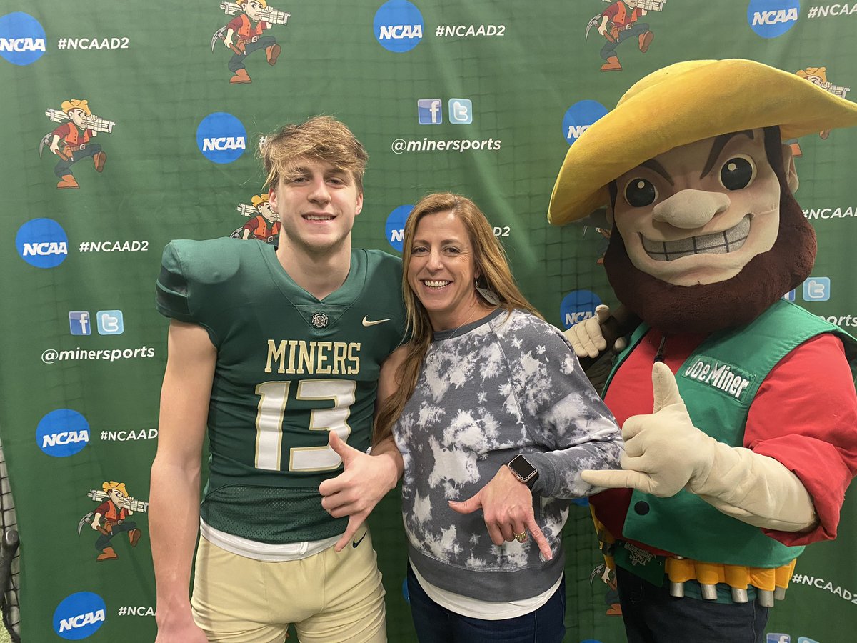 _carsonprenger's tweet photo. grateful and blessed to announce my commitment to Missouri S&amp;T @SandTFootball thank you to all coaches that gave me the opportunity and can’t wait to get to work! @Coach_Jiannoni @ToddDrury https://t.co/w41fwq4ayi