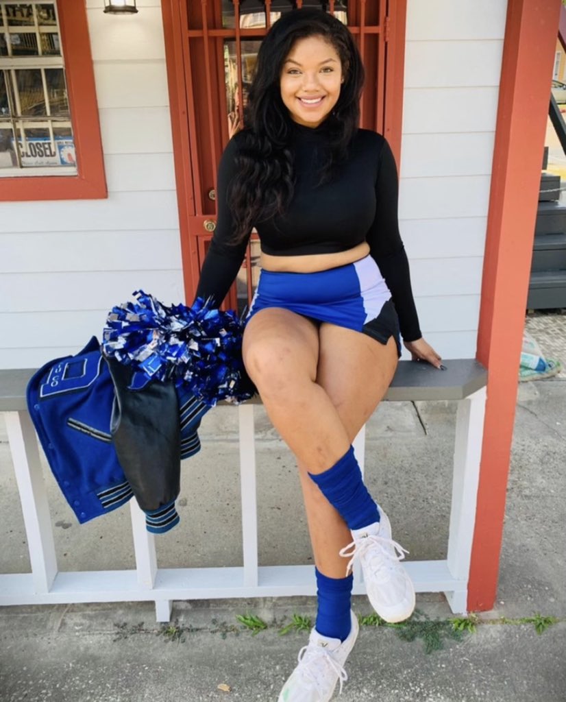 niillaass__'s tweet photo. 2x Varsity Cheerleader 1 year Captain 3x Spirit Girl of the Year  UCA All American. Nila Segobin Class of 2021 out . Softball in 🥎 https://t.co/k8wMXpT24I