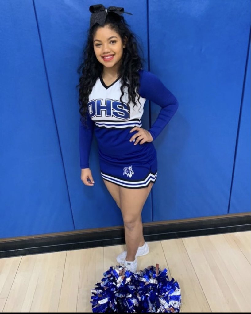 niillaass__'s tweet photo. 2x Varsity Cheerleader 1 year Captain 3x Spirit Girl of the Year  UCA All American. Nila Segobin Class of 2021 out . Softball in 🥎 https://t.co/k8wMXpT24I
