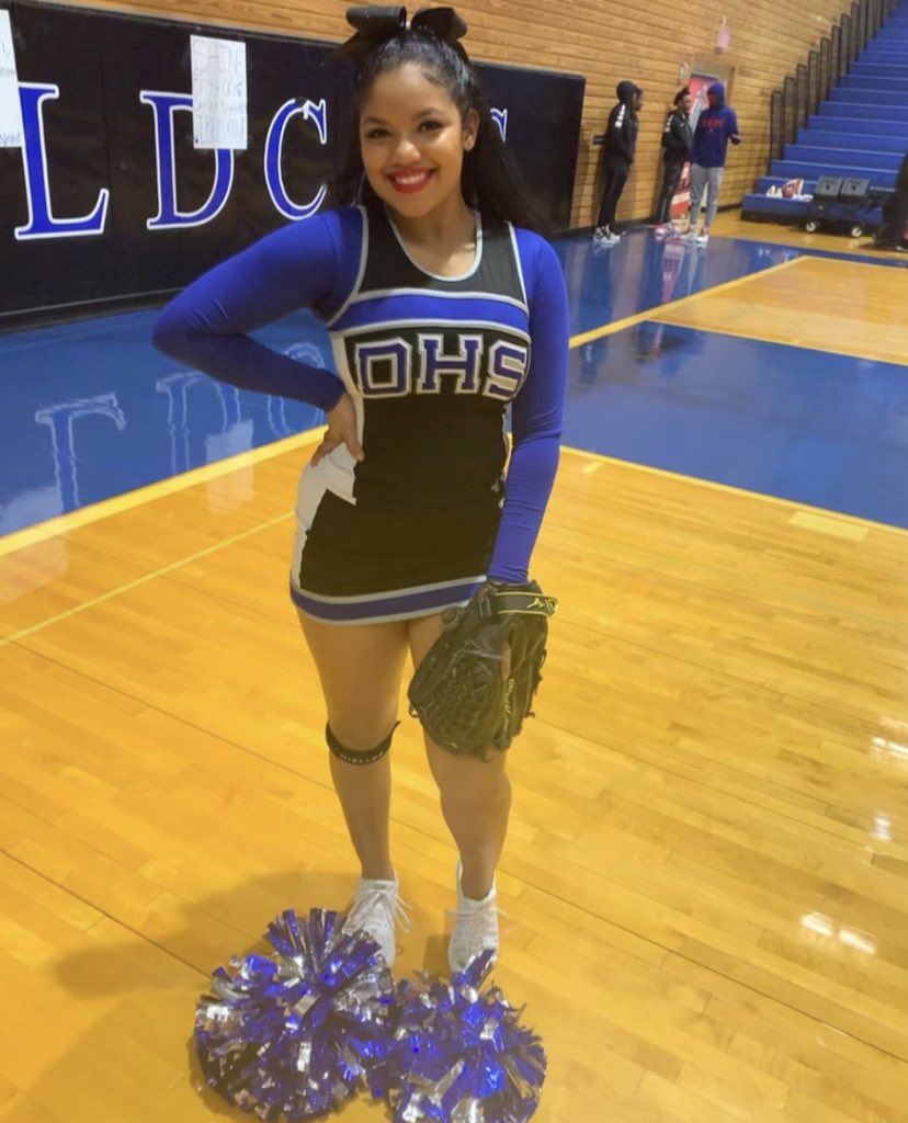 niillaass__'s tweet photo. 2x Varsity Cheerleader 1 year Captain 3x Spirit Girl of the Year  UCA All American. Nila Segobin Class of 2021 out . Softball in 🥎 https://t.co/k8wMXpT24I