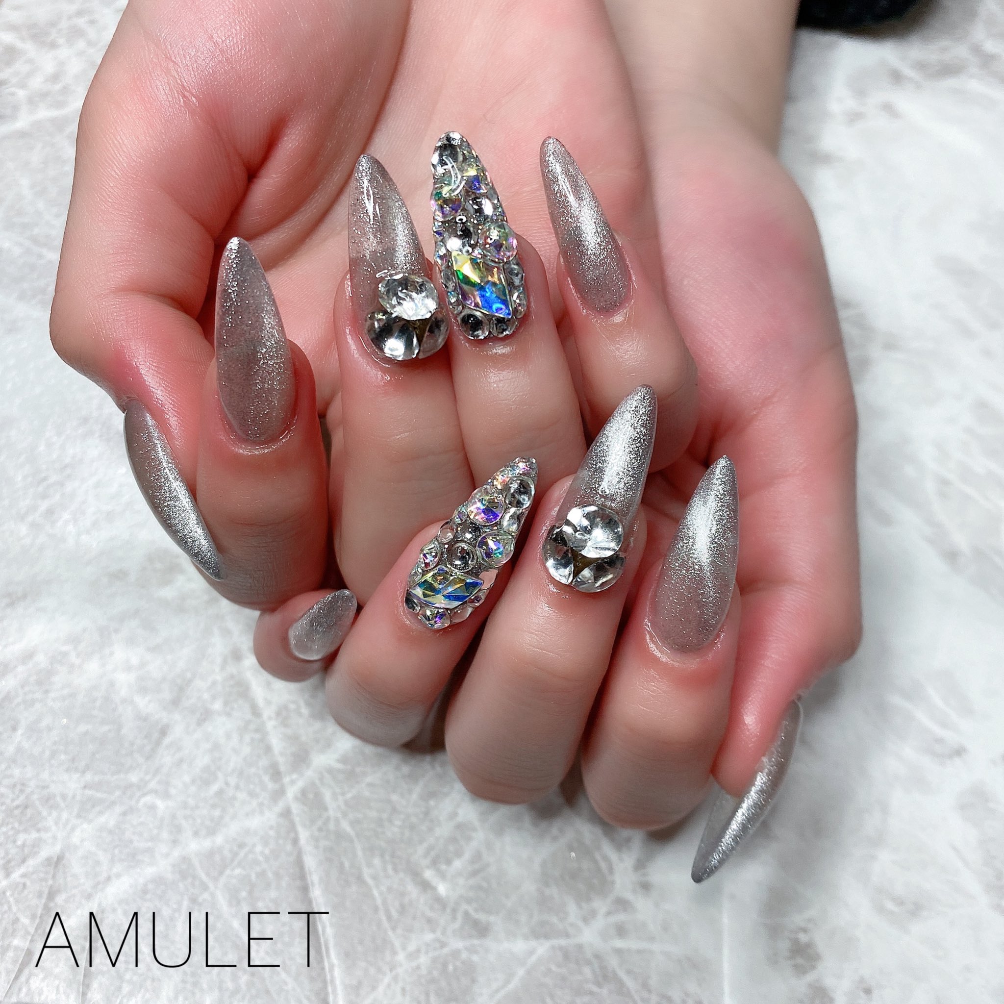 ネイルサロン アミュレット Silver Magnet Scalp Nail 約円 オフ別途 スカルプネイル スカルプ スカルプデザイン シルバーネイル マグネットネイル キラキラネイル ビジューネイル 埋め尽くしネイル スワロフスキー 冬ネイル
