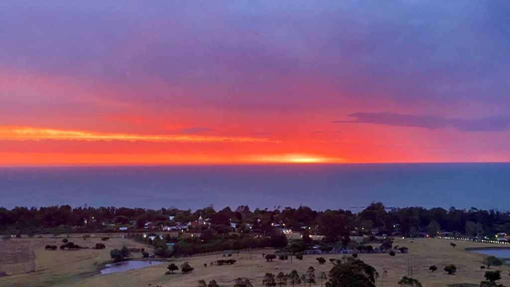 PAOLA_FIEGE's tweet photo. Tormentoso #atardecer en #PlayaVerde... #Sunset #Uruguay 🇺🇾#Skifire #MisFotos #storm #TwitterNatureCommunity @StormHour @boleadorcharrua @chematierra @uruguaypostales @PuntadelEsteS @ThePhotoHour @LensAreLive @StormHourMark https://t.co/t3s8aN940P