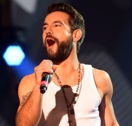 lomaspopucom's tweet photo. #Cantando2020 ¡¿Quien queres que gane? 🤨
.
Angela Leiva y Brian (RT)
Cachete Sierra  (MG)
.
No te olvides de seguirnos para validar tu voto ✨ https://t.co/R5DdO46hyc