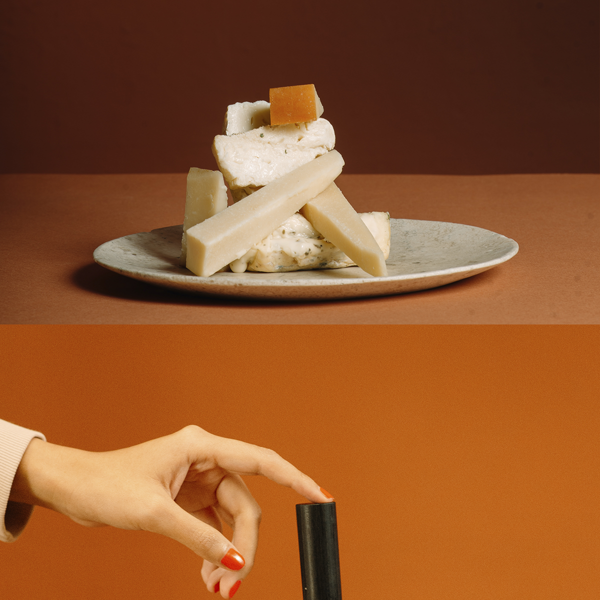 Tabla de quesos y carnes frías de Chipilo, lo acompañamos con una hogaza de masa madre.