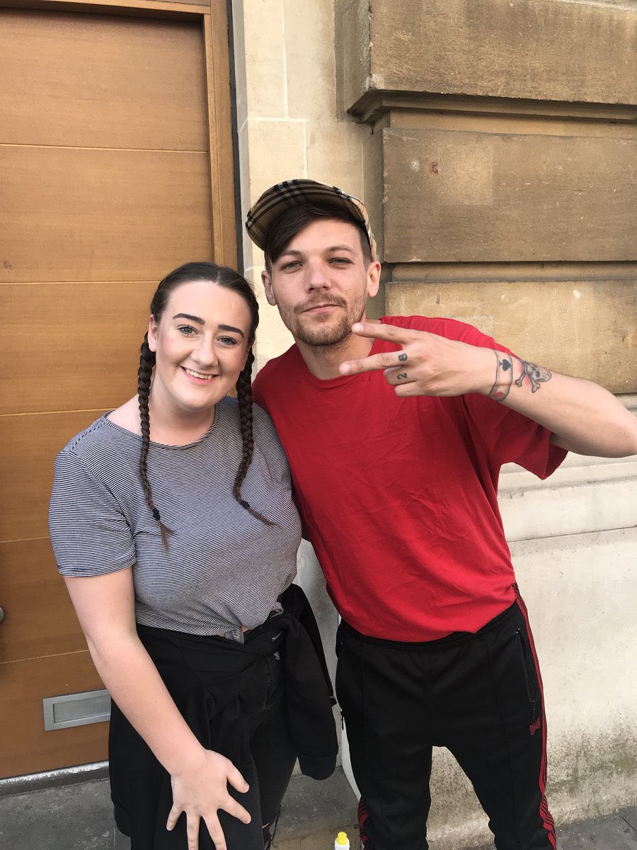 louis has a knack for making himself feel “ordinary” even though hear extremely famous. he speaks casually, laughs authentically, and speaks his mind and it makes us feel closer to him. he doesn’t feel like he’s in another world to us so we can connect with him and his music.