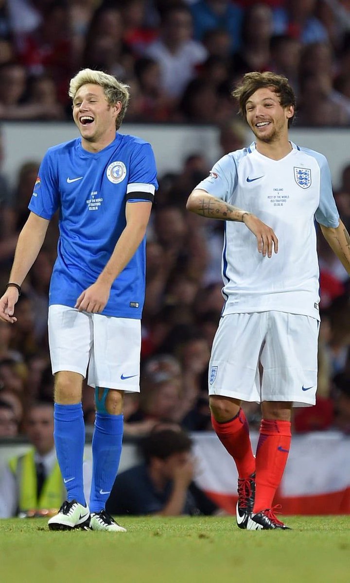 louis is truly a favorite of all of the boys throughout their time in the band. they all had a connection with him that was extremely special, showing the friend he is! making us even feel that our self’s because even if HES not your fave, he’s probably your faves fave lol!