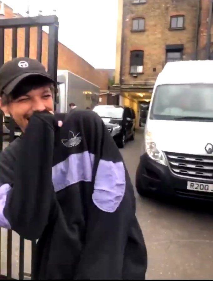 fin, lou shows his true colors & makes us feel by his side even though he has millions of people who love him. he makes everything personal. real. authentic. and always shows us he’s trying to do better in the world and for us and that commitment is what makes us commit back <3