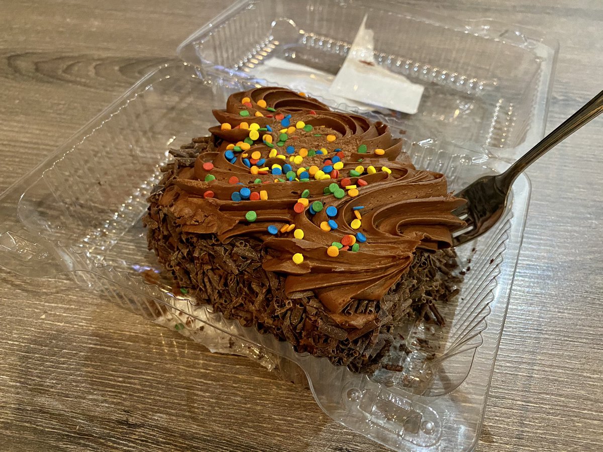 LoPerformancAth's tweet photo. Given my running plans I feel this is ok. #LoPerformance #RunningCake https://t.co/dRXAOFNIGS