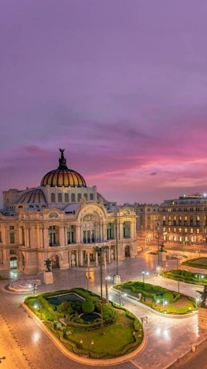 Philipooss's tweet photo. Siempre bella , vibrante , nostálgica y mágica , la Ciudad de México !!! https://t.co/Gn1IA8gKCj