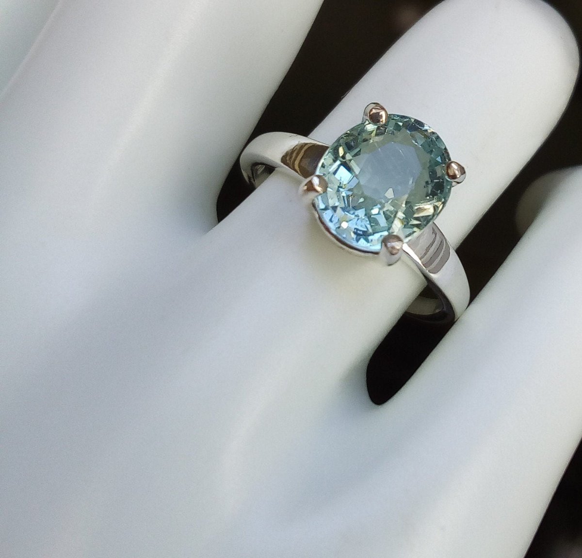 Excited to share the latest addition to my #etsy shop: natural unheated light greenish blue aquamarine ring oval solitaire sterling silver ring size 7 statement engagement jewelry gift https://t.co/PDdiC1Wpxh #blue #oval #aquamarine #silver #women #ring #minimalist https://t.co/CnUs3xsZ5G