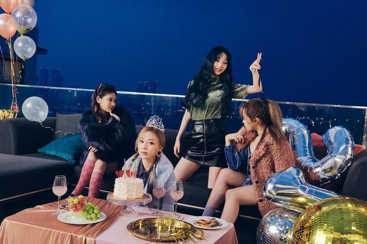 aespascreencaps's tweet image. Hello ♡
This is a new acc dedicated to æspa.
I will upload screenshots of the girls, i hope this account is to your liking ♡