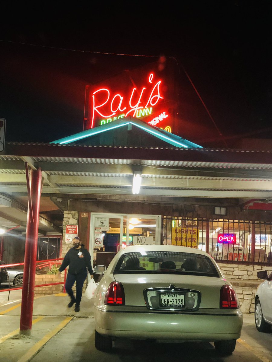 VoteAnthonyGres's tweet photo. A big thank you to @RAYSDRIVEINN for dinner this evening and a big thank to the Security Guard for keeping everyone safe.  To those of you who have not tried this San Antonio Staple -please visit this fabulous restaurant located in the heart of the West Side! #supportlocal https://t.co/TSyTS7AFR8
