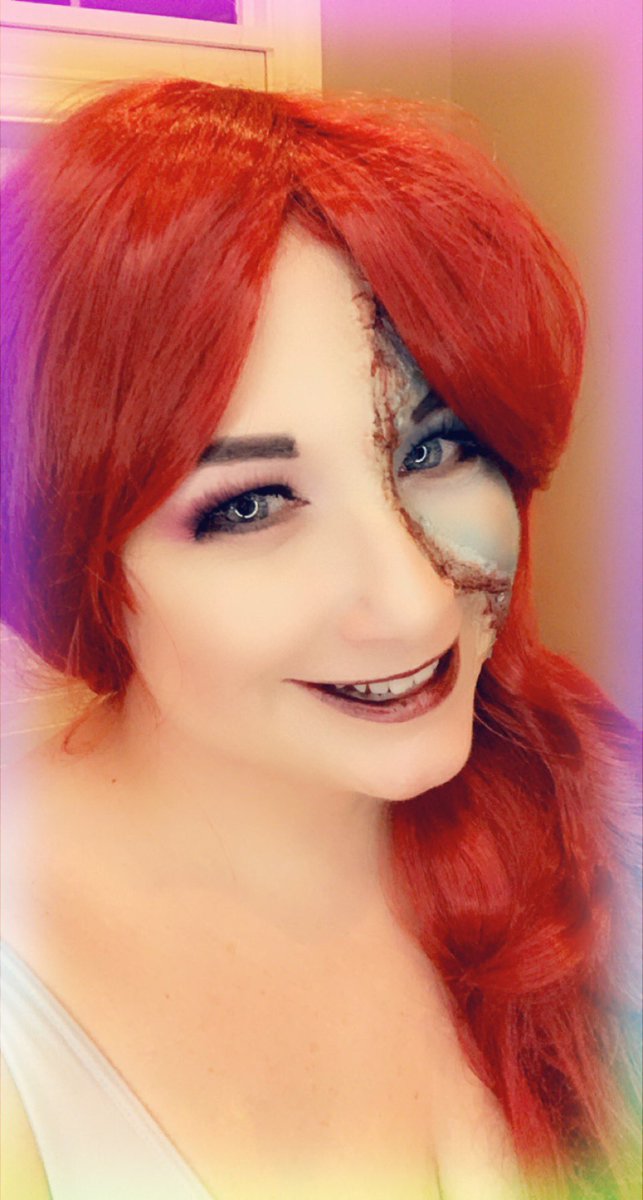 e_danielle20's tweet photo. Few more Mermaid pics #hauntedstyle #sfxmua https://t.co/1v7lpDLW8V