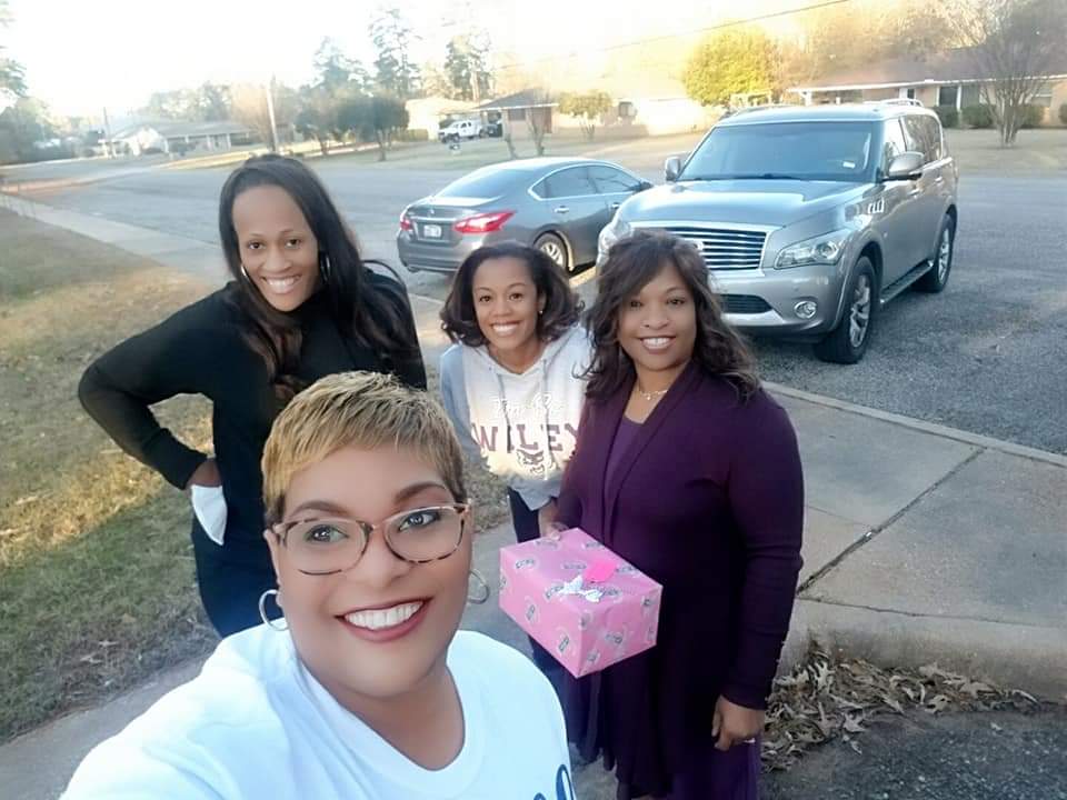 AngelaFitzpatr3's tweet photo. It's a Serious Matter #AKA1908 #PhiMade #NuOmega #founders2021 https://t.co/5ZBePDxKOk