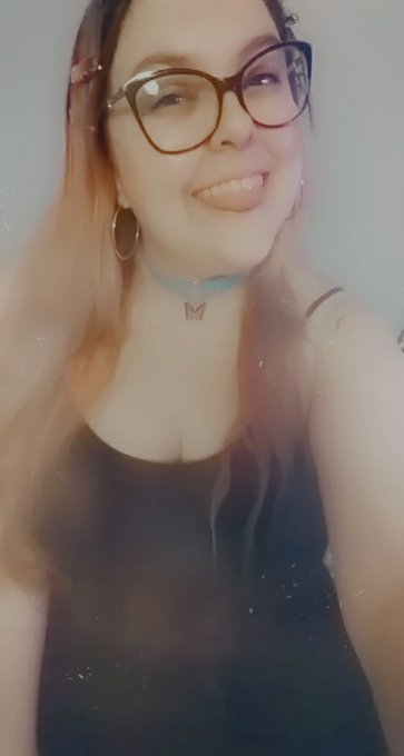 Hey bb I'm alive and making content again. I love you all. <3 go subscribe to my onlyfans?  💙 https://t<a href="/tag/dancer"class="tags"><span>#dancer</span></a><a href="/tag/feet"class="tags"><span>#feet</span></a><a href="/tag/creator"class="tags"><span>#creator</span></a><a href="/tag/nsfw"class="tags"><span>#nsfw</span></a><a href="/tag/content"class="tags"><span>#content</span></a><a href="/tag/bootybootybooty"class="tags"><span>#bootybootybooty</span></a>