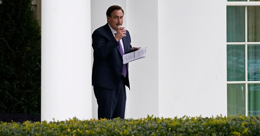 hypervocal's tweet image. Photos capture notes from Trump ally leaving the White House on Friday. bit.ly/2N9GxPL