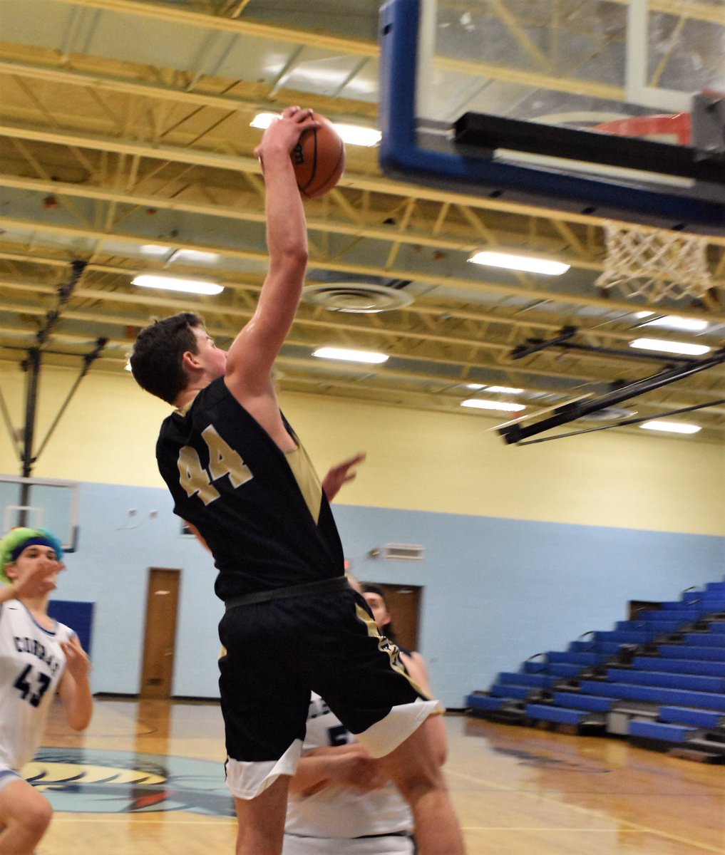 troyt92's tweet photo. Cade Looney @LooneyCade of Grundy High School collected his 1,000th career rebound tonight. @Hayes_BHCSports @WCYB_Heather @WCYB_CaseyGoetz @kevmays @VHSLscorer @VHSL_ @VaPrepsRivals https://t.co/ypPDw0v7sr