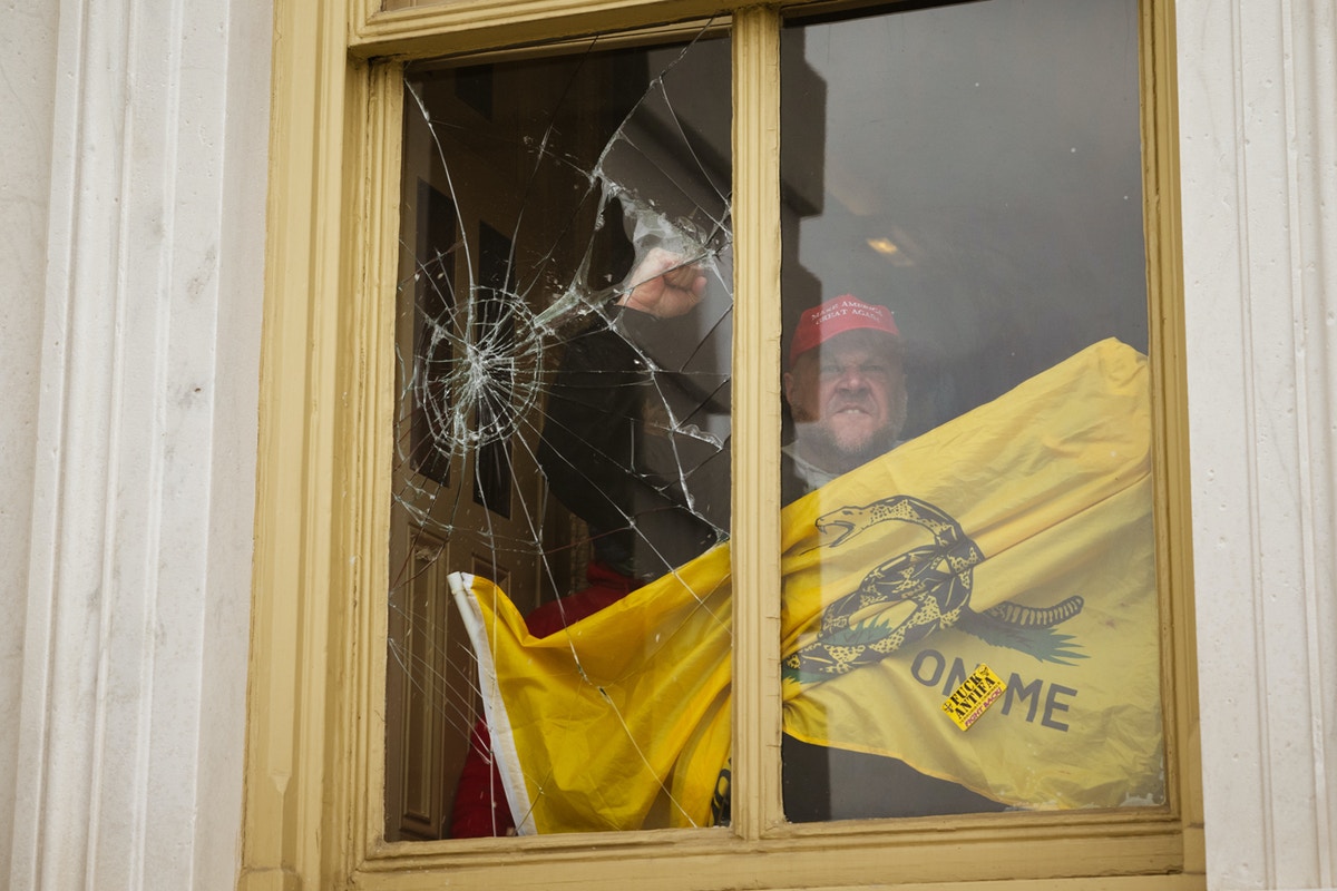 hypervocal's tweet image. TRENDING: DOJ Is Considering Charging Capitol Rioters With Seditious Conspiracy, Felony Murder bit.ly/2LFcwa7