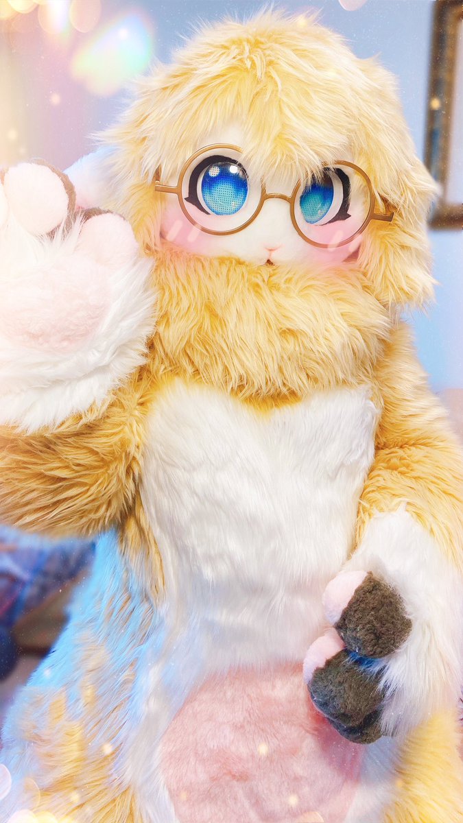 Baa🐑 How's your day? I'm wishing you have a happy weekend!!💛💛💛

#fursuit #fursuiter #fursuitfriday #fursuitsfriday