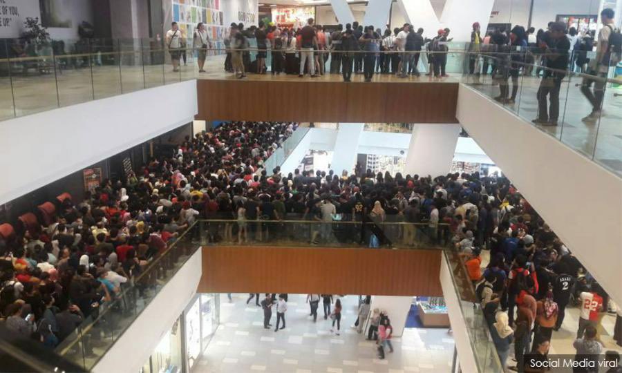 XavierNaxa's tweet photo. Mac City seharusnya menawarkan secara dalam talian seperti yang dipraktikkan oleh Machine Malaysia. 

Sejarah telah tercatat sebelum ini apabila ramai menyerbu Switch MyTown gara-gara promosi seperti ini. https://t.co/lEdrb6RBYk