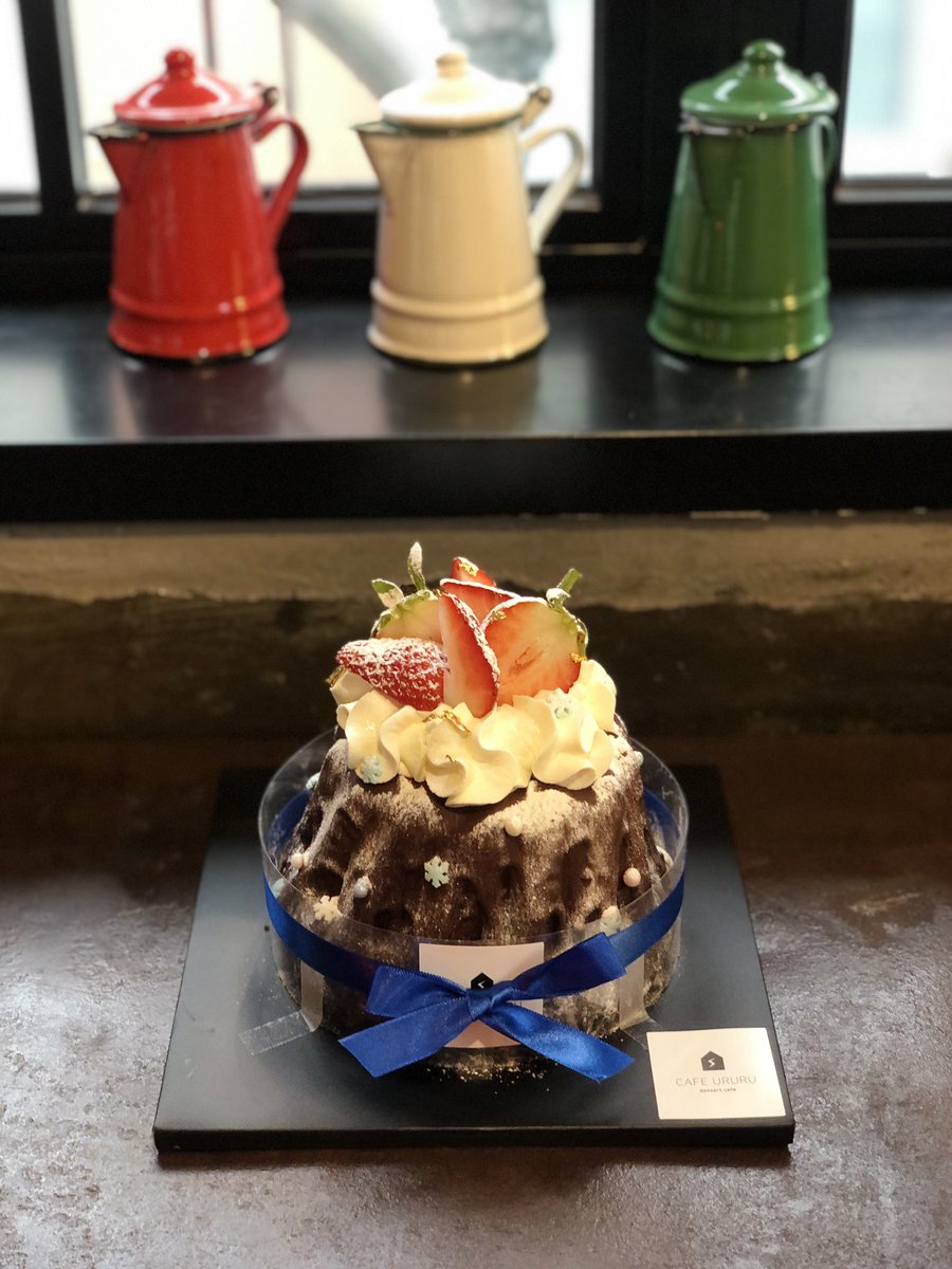 *안녕하세요 카페우르르입니다. 오늘 우르르에는 피칸파이, 블루베리크럼블, 바스크치즈케이크, 미니 구겔호프(헤이즐넛 둘세, 쇼콜라 누아르), 헤이즐넛 초콜릿 타르트 준비 되어 있습니다. 좋은 주말 보내세요☺️
*현지 사정으로 수입 치즈 도착이 늦어져 티라미수류는 내일부터 구매 가능하세요😭