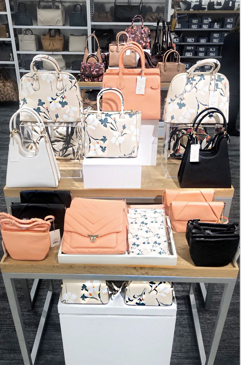 BrandenT1940's tweet photo. Team Lead Rachel and I fixture blocked and created new impactful moments in accessories today, featuring new product with a spring influence to inspire our guests and team! 🌸 ☀️ 💐 #Target #spring #GUEST @sarah_hunsucker @I_Tob26 @DES_TGT @DylinFowler https://t.co/orGGDzAG3T
