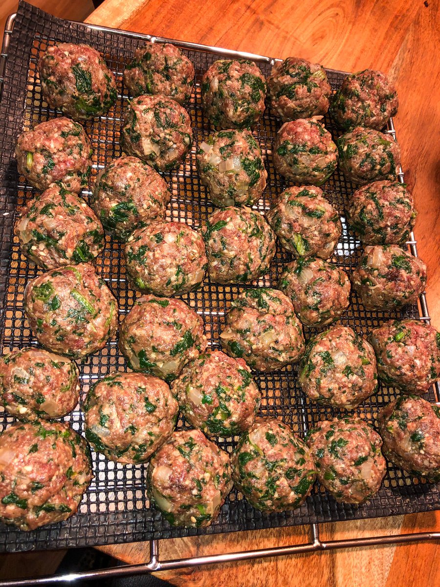 cleclair13's tweet photo. Moose and spinach meatballs heading out to the smoker. I’m excited for dinner!
#spaghetti #meatballs #dinnertime #cleclair123 #icancook #moose https://t.co/2jdYJYYoN8