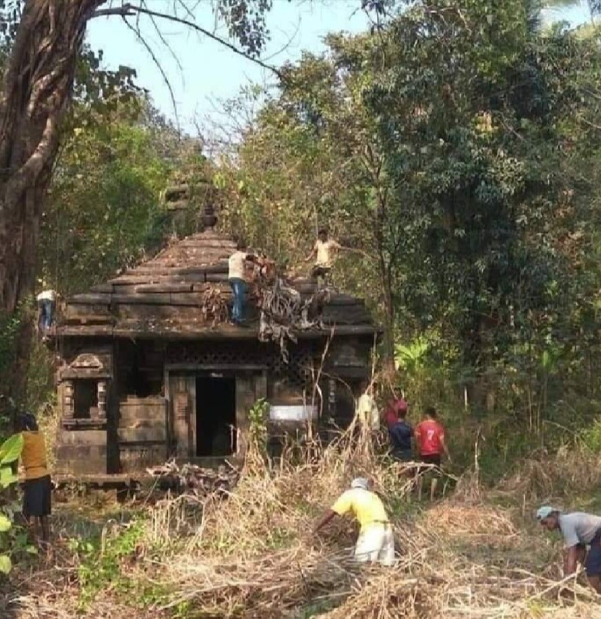 Adrashya_'s tweet photo. According to famous writer SL Bhairappa, if all the hindus unitedly rebuilt Hundreds of Destroyed Temples, Thousands of devotees will be there

Temple from sangneshwar Ratnagiri District #reclaimtemples #DestroyedTemples #DestroyedTemples #andratemple https://t.co/zIJ570EPiK