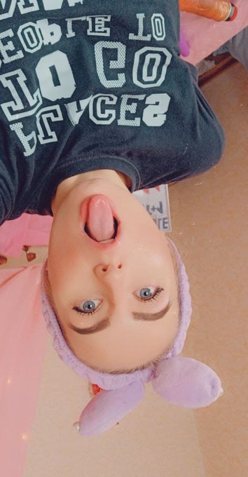 HI 👋 just signed on to @CamSodaLive https://t.co/aeaBTtPGP0 https://t.co/bZlXkwGEmf<a class="tags" href="/tag/camsodalive">@camsodalive</a><a href="/tag/stripchat"class="tags"><span>#stripchat</span></a><a href="/tag/stripmenow"class="tags"><span>#stripmenow</span></a><a href="/tag/stripchatlive"class="tags"><span>#stripchatlive</span></a>