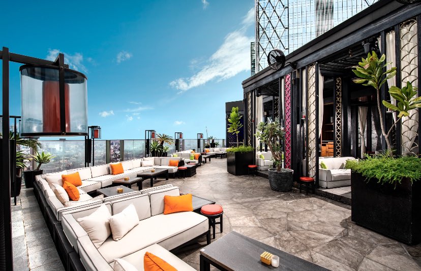 chaochaojkt's tweet photo. Have a weekend well spent at Chāo Cháo, enjoy panoramic city dining views from lunch to early dinner at our rooftop and restaurant.

We are open today from 12 pm to 7 pm.

Reservations: 0811 9628 001 https://t.co/i34T4wGOe9