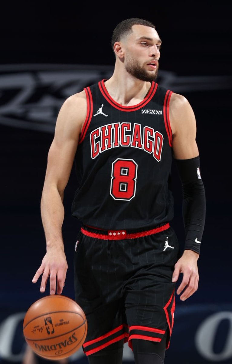 TheDunkCentral's tweet photo. Zach LaVine’s last 6 games: 

35 PTS - 7 REB - 6 AST
45 PTS - 7 REB - 7 AST
38 PTS - 5 REB - 6 AST
32 PTS - 7 REB - 3 AST
18 PTS - 4 REB - 9 AST
39 PTS - 6 REB - 5 AST https://t.co/qaLqWm9eLY
