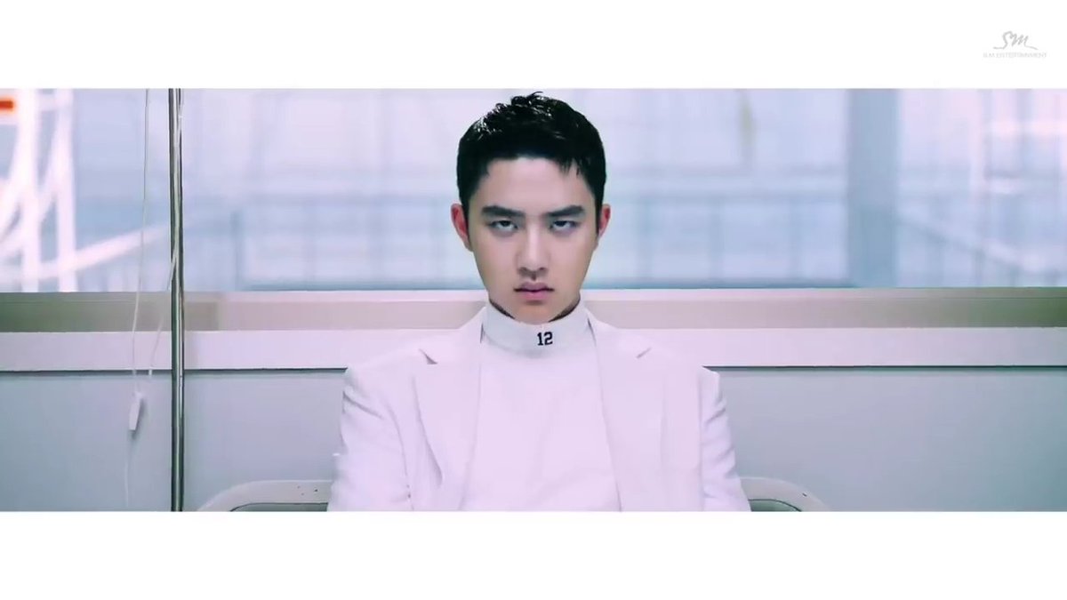 the cube has been known as the key, a trap, and have something to do with the time. could it be that the cube forewarned kyungsoo about what will happen?because kyungsoo seemed to know something. is this the reason why he seemed to initiate the escape while they're being held?