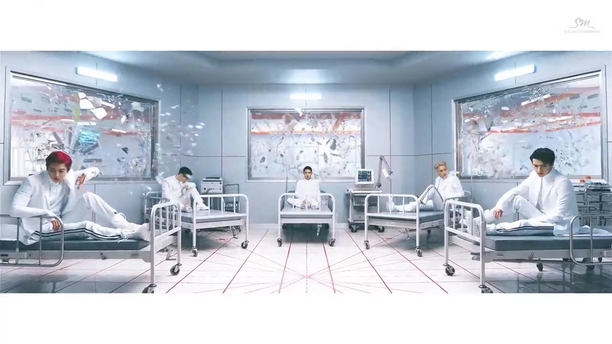 the cube has been known as the key, a trap, and have something to do with the time. could it be that the cube forewarned kyungsoo about what will happen?because kyungsoo seemed to know something. is this the reason why he seemed to initiate the escape while they're being held?