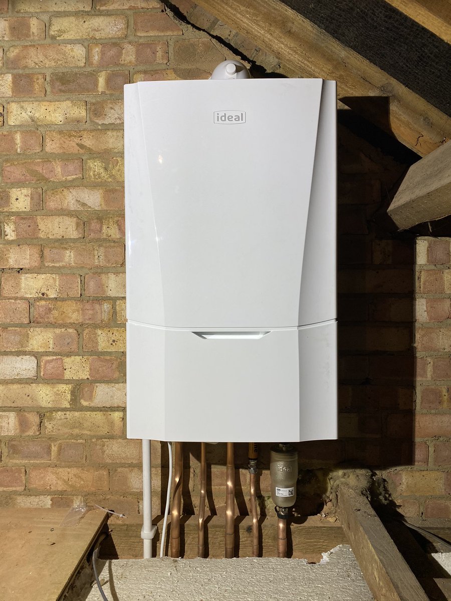 lynchsgas's tweet photo. Removed old Ariston, Relocated and Replaced with this @ideal_boilers Vogue Max with 12 Years warranty in Caddington.
#boiler #boilerinstallation #boilerinstaller #boilerlife #gas #gasengineer #gassaferegister #gassageengineer #work #workhard #centralheating #hotwater https://t.co/qTrY9UzeFm